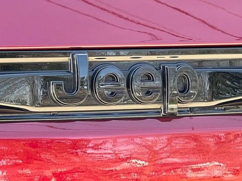 Used 2024 Jeep Grand Cherokee Limited w/ Luxury Tech Group II image 53