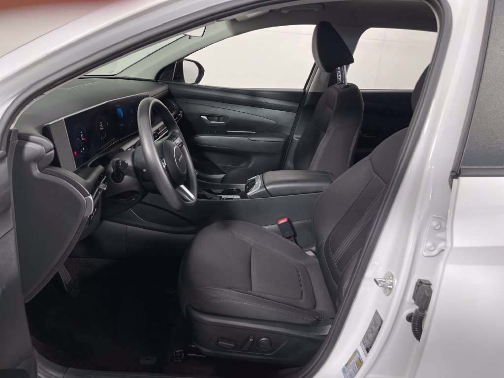 Certified 2025 Hyundai Tucson SEL FWD image 12