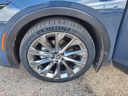 Certified 2025 Toyota Crown Limited w/ Advanced Technology Package image 24