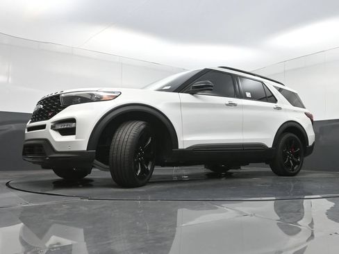 Used 2023 Ford Explorer ST w/ Equipment Group 401A AWD/4WD image 28