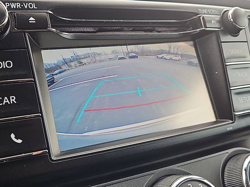 Used 2017 Toyota RAV4 LE image 8