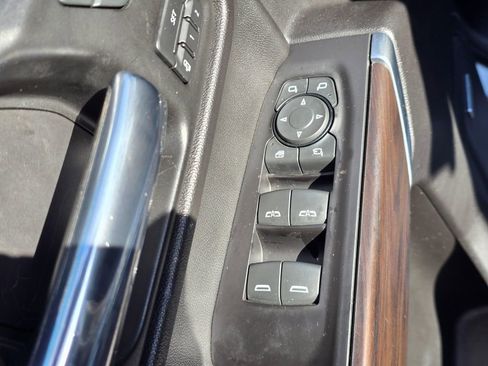 Used 2019 GMC Sierra 1500 SLT w/ SLT Premium Plus Package AWD/4WD image 15
