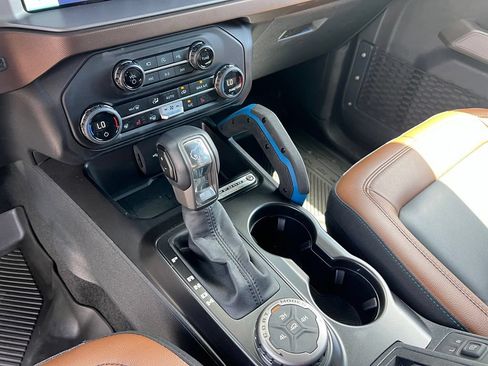 Used 2023 Ford Bronco Outer Banks AWD/4WD image 35