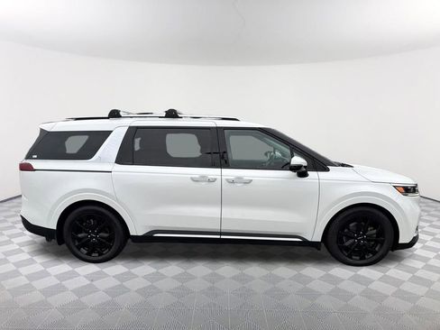 Used 2022 Kia Carnival SX Prestige image 4