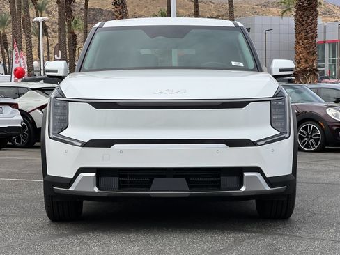 Certified 2024 Kia EV9 Light Long Range RWD image 8