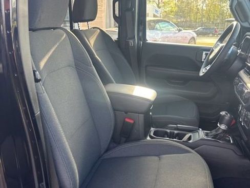 Used 2025 Jeep Wrangler Unlimited Sahara w/ Safety Group AWD/4WD image 13