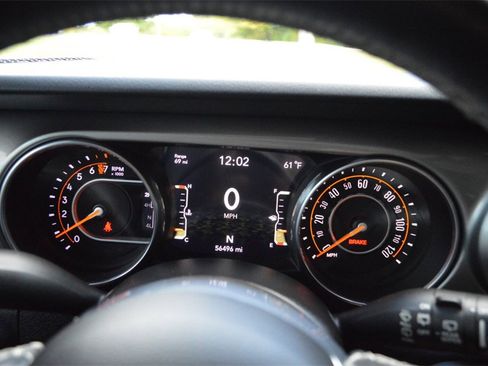 Used 2020 Jeep Wrangler Unlimited Sahara image 16