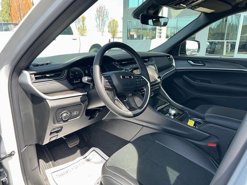 New 2026 Jeep Grand Cherokee Altitude AWD/4WD image 16