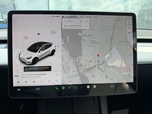 Used 2022 Tesla Model Y Long Range image 27