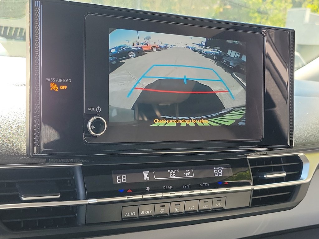 Used 2026 Toyota Sienna LE FWD image 28