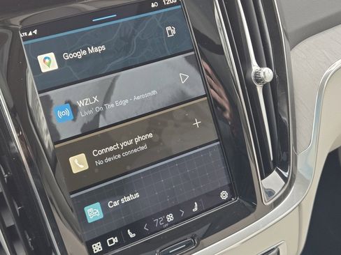 Certified 2024 Volvo V60 B5 Cross Country Plus image 18