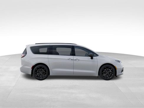 New 2026 Chrysler Pacifica Select w/ S Appearance Package AWD/4WD image 22