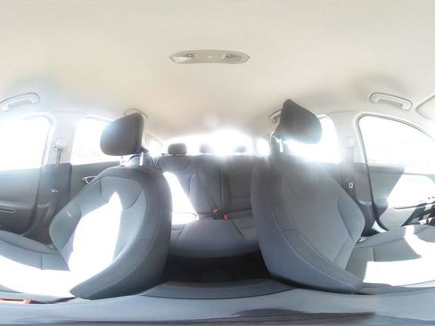 Used 2025 Kia K4 LXS image 42