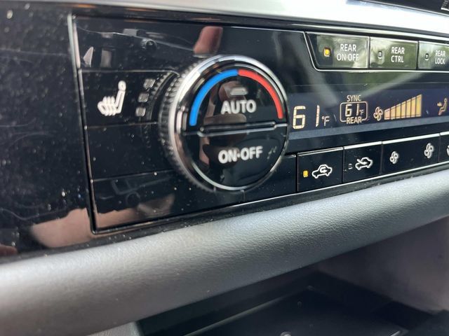 Used 2024 Nissan Pathfinder SL FWD image 42
