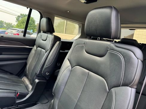 Used 2021 Jeep Grand Cherokee L Limited w/ Luxury Tech Group II image 37