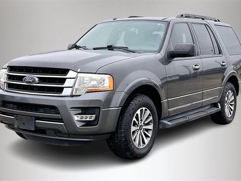 Used 2017 Ford Expedition XLT w/ Equipment Group 201A image 2
