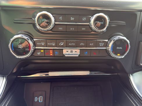 Used 2022 Ford F150 Raptor w/ Raptor 37 Performance Package image 21