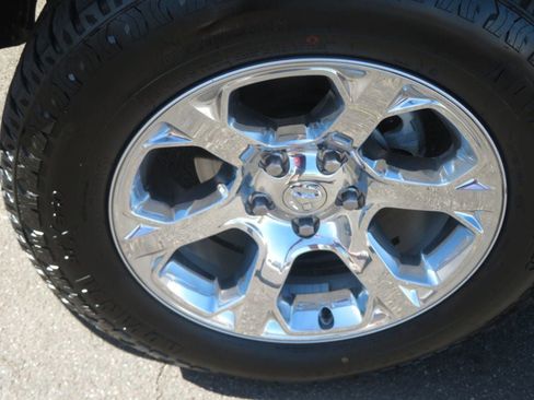 Used 2014 RAM 1500 Laramie w/ Convenience Group image 17