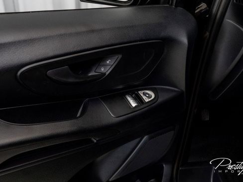 Used 2022 Mercedes-Benz Metris image 22