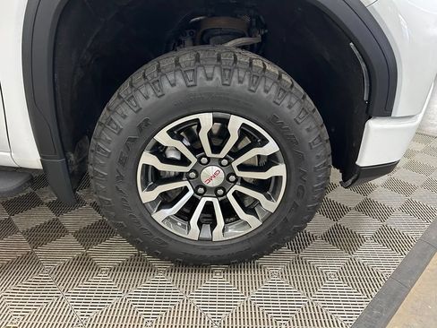 Used 2023 GMC Sierra 1500 AT4 w/ AT4 Premium Package AWD/4WD image 2