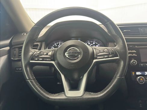 Used 2017 Nissan Rogue SV w/ Midnight Edition Package image 19