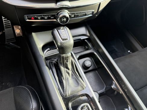 Used 2018 Volvo XC60 T6 R-Design w/ Convenience Package image 24