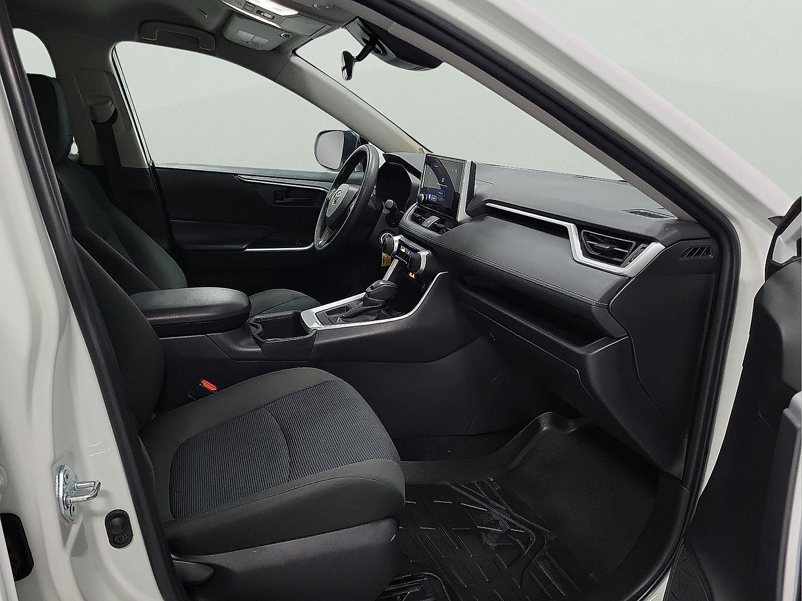 Certified 2025 Toyota RAV4 LE FWD image 15