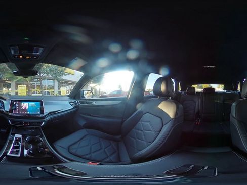 Used 2025 Volkswagen Atlas Cross Sport SE image 41