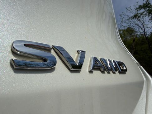 Used 2018 Nissan Rogue SV AWD/4WD image 51