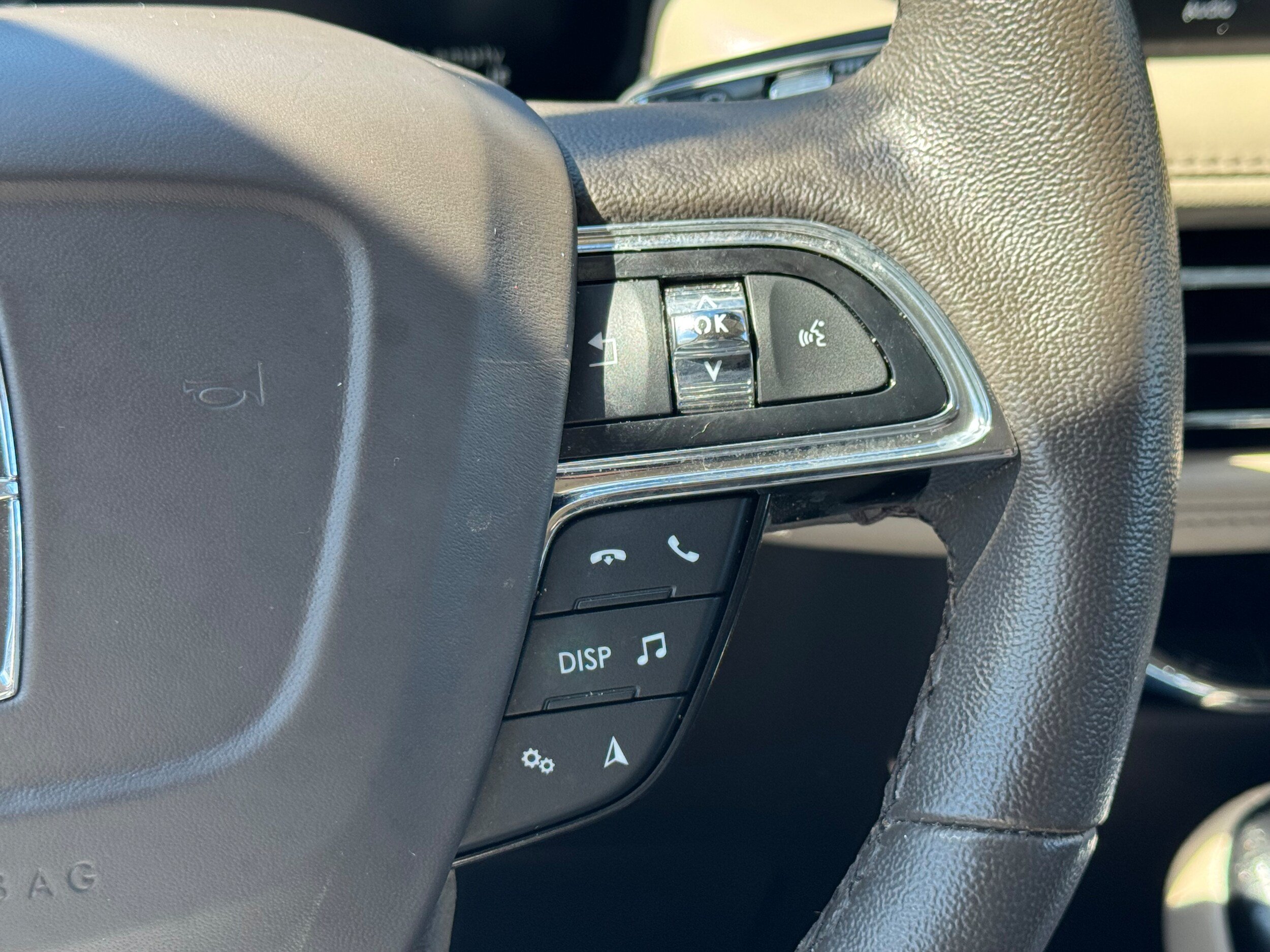Used 2023 Lincoln Nautilus FWD image 18