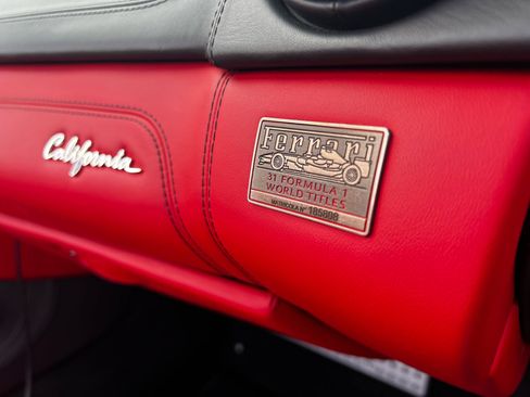 Used 2012 Ferrari California image 38