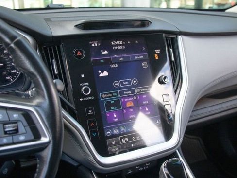 Used 2022 Subaru Outback Limited image 16