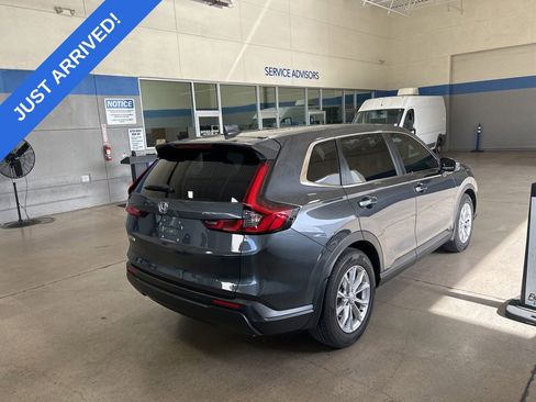 Used 2023 Honda CR-V EX image 3