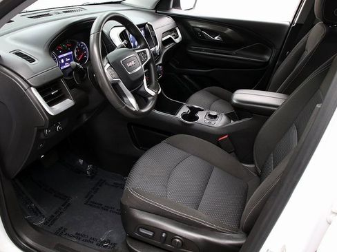 Used 2022 GMC Terrain SLE w/ Driver Convenience Package image 10