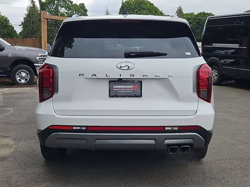 Used 2023 Hyundai Palisade SEL FWD image 6