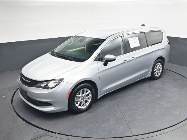 Used 2023 Chrysler Voyager LX FWD image 30
