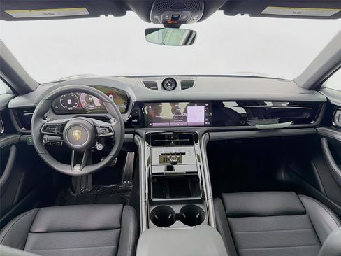New 2025 Porsche Panamera 4 image 11