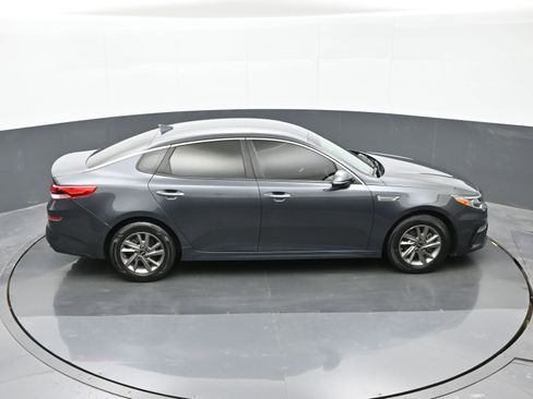 Used 2020 Kia Optima LX image 36