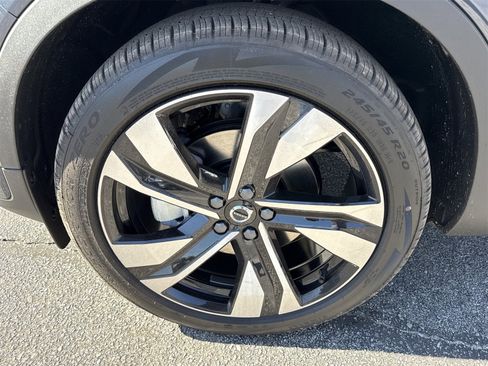 New 2026 Volvo XC40 B5 Ultra w/ Protection Package Premier image 9