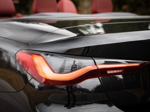 Used 2023 BMW M440i Convertible w/ Premium Package image 17