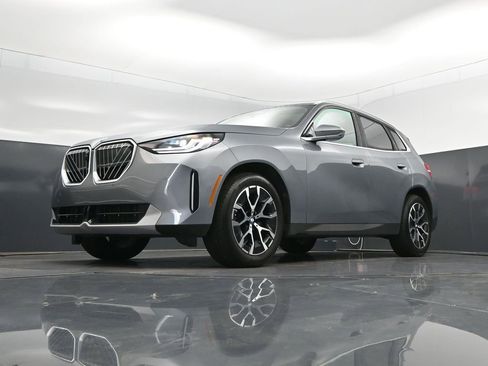 Certified 2025 BMW X3 xDrive30i w/ Premium Package AWD/4WD image 38