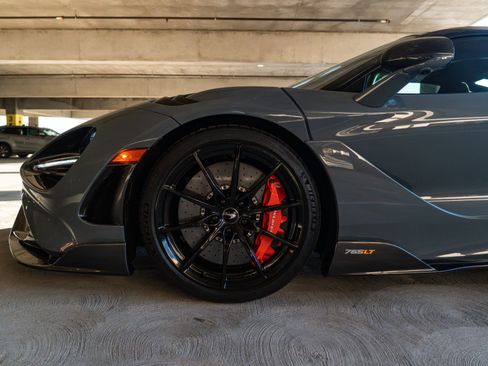 Used 2021 McLaren 765LT RWD image 21