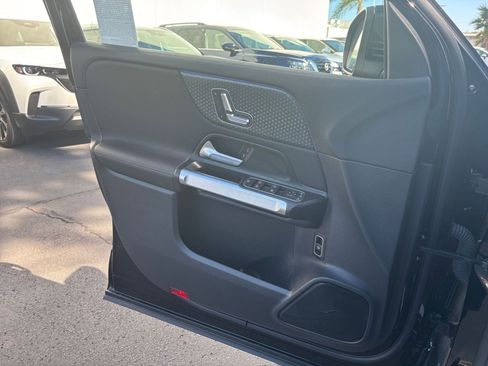 Used 2024 Mercedes-Benz EQB 250+ image 23