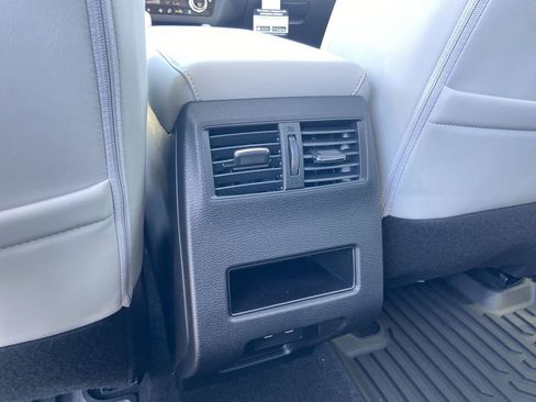 New 2026 Mitsubishi Outlander SE FWD image 18