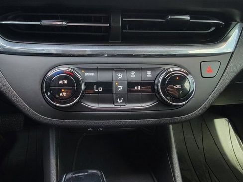 Used 2026 Buick Envista Preferred FWD image 25