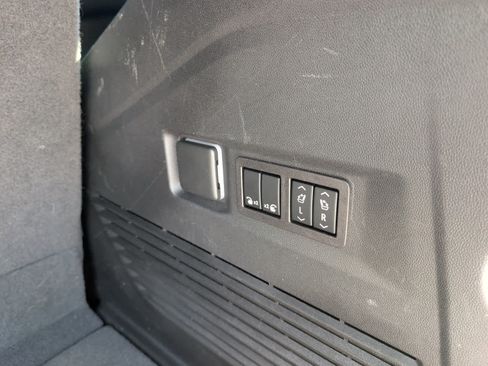 Certified 2023 GMC Yukon Denali Ultimate AWD/4WD image 17