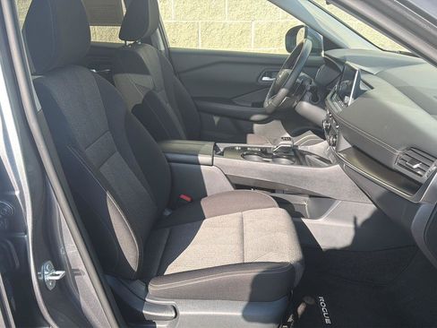 Used 2025 Nissan Rogue SV FWD image 24