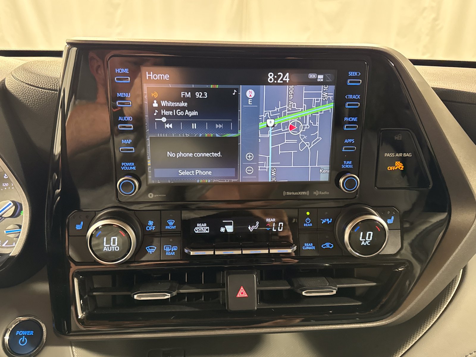 Used 2022 Toyota Highlander XLE AWD/4WD image 21