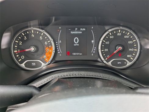 Used 2018 Jeep Renegade Latitude w/ Cold Weather Group image 17