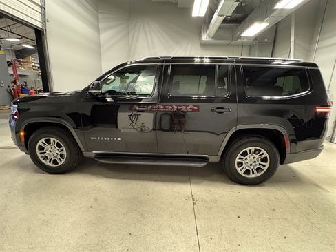 Used 2022 Jeep Wagoneer Series I w/ Convenience Group I AWD/4WD image 5